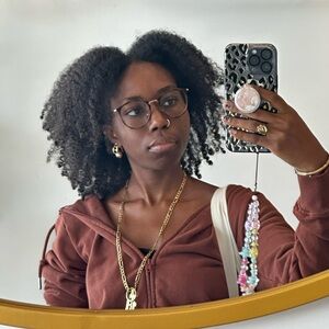 Meet your Posher, Deborah